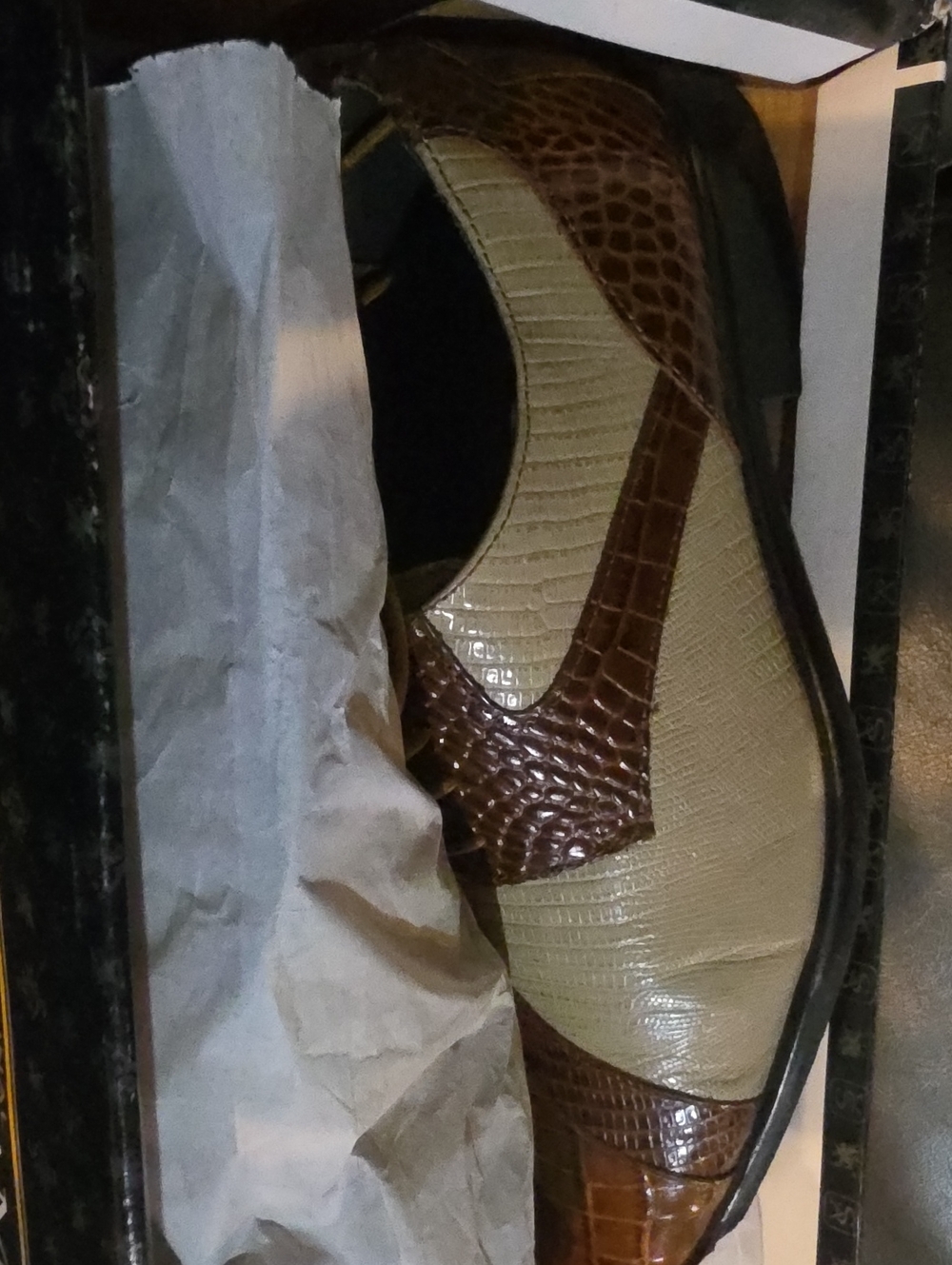 MENS STACY ADAMS Two-Tone Brown & Cream Dress Loafers In Nine And Half. 9/5.